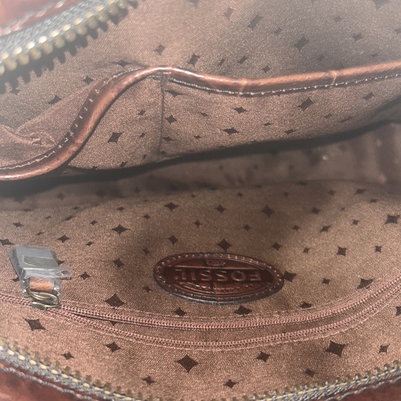 Fossil NWT purse with shoulder strap and handles. Beautiful brown leather. - Picture 8 of 10